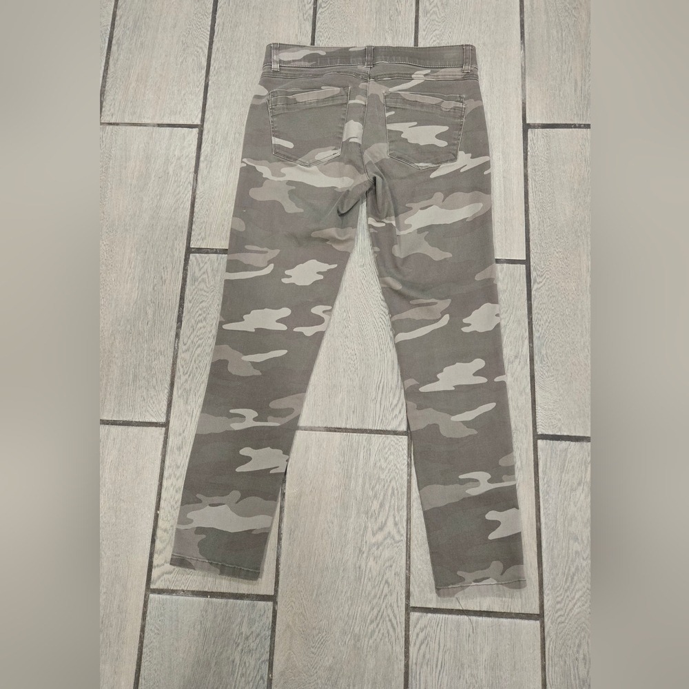 Democracy Camouflage Cargo Pants Women's Size 4 Ab Technology Zip Pockets